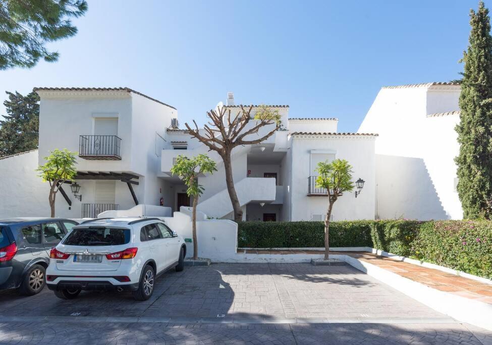 Incredible Luxury Location In Puerto Banus Beach For Families Marbella Exterior photo